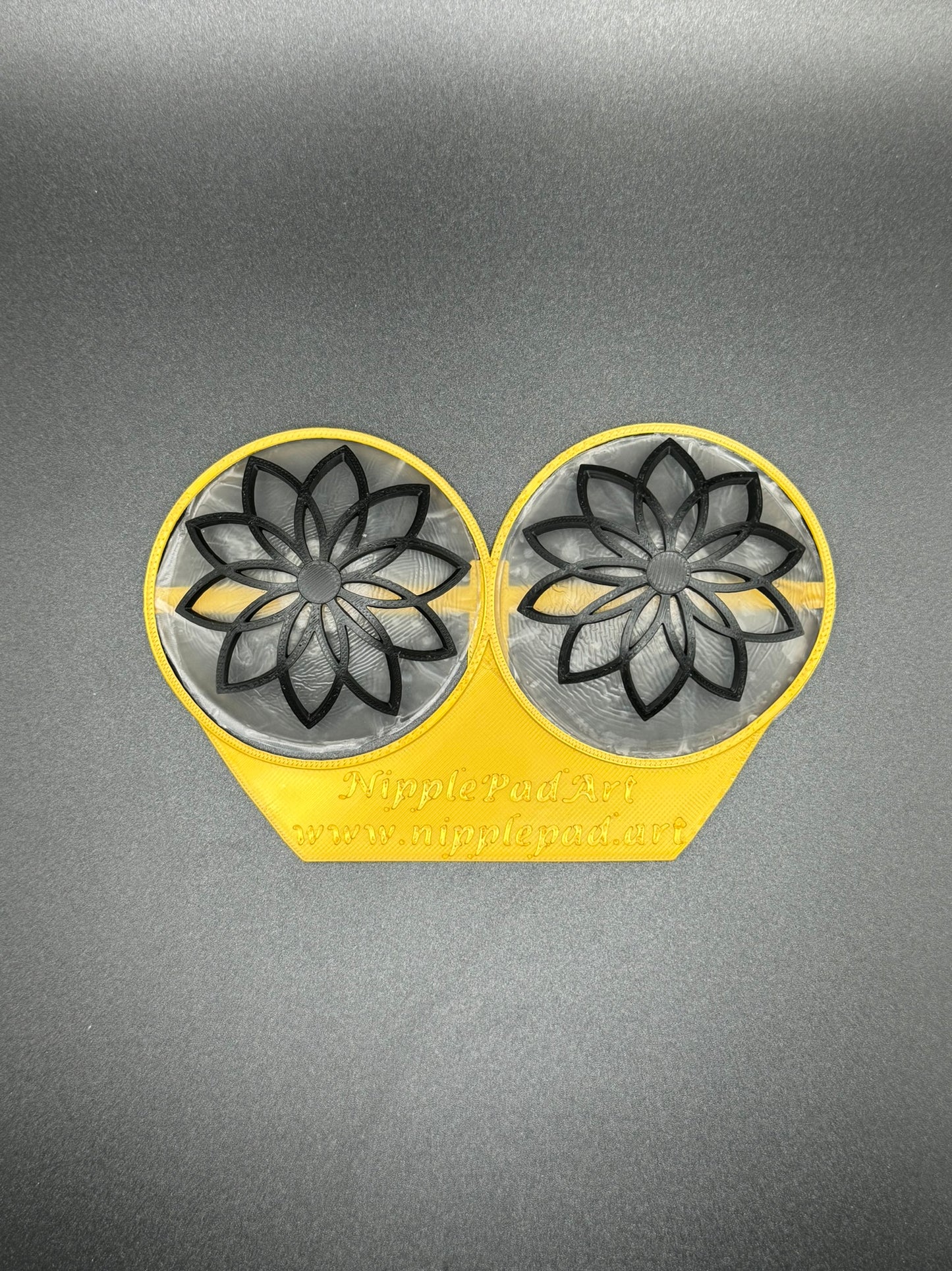 Wiederverwendbare Nippelpads mit Lotus-Design - Schwarz