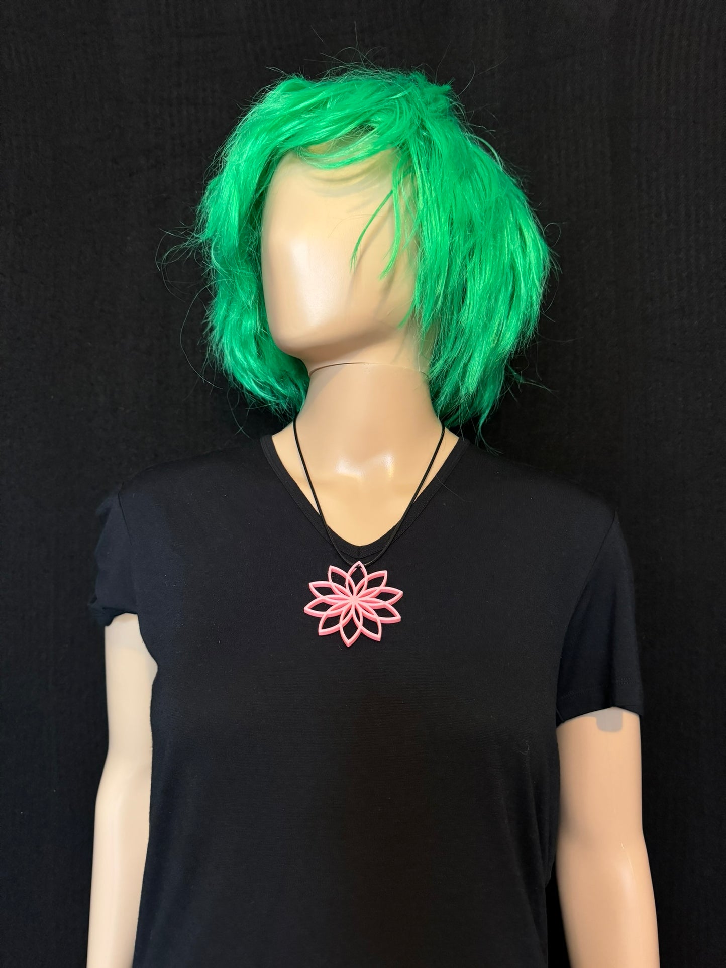 UV-aktive Lotus-Halskette in Lachsrosa