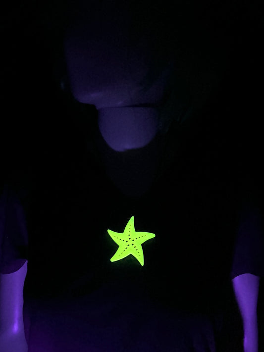 UV-aktive Seestern-Halskette in Strandgelb